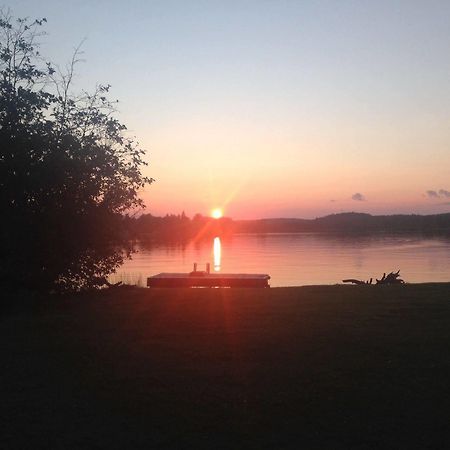 Madawaska Algonquin'S Edge Resort المظهر الخارجي الصورة